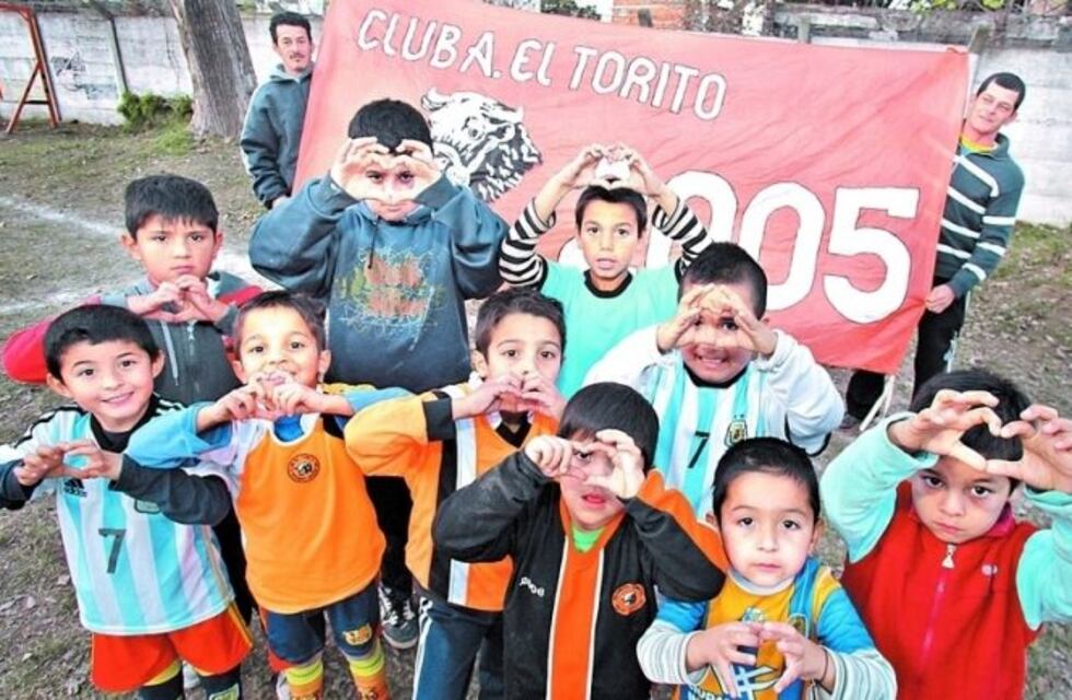La cancha del club donde se inició Di María podría ser cerrada para poner un destacamento policial