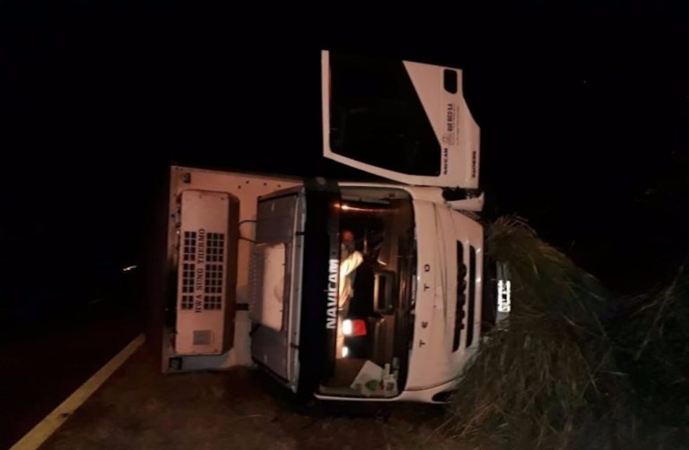 Un camión volcó en la Autopista de las Serranías Puntanas