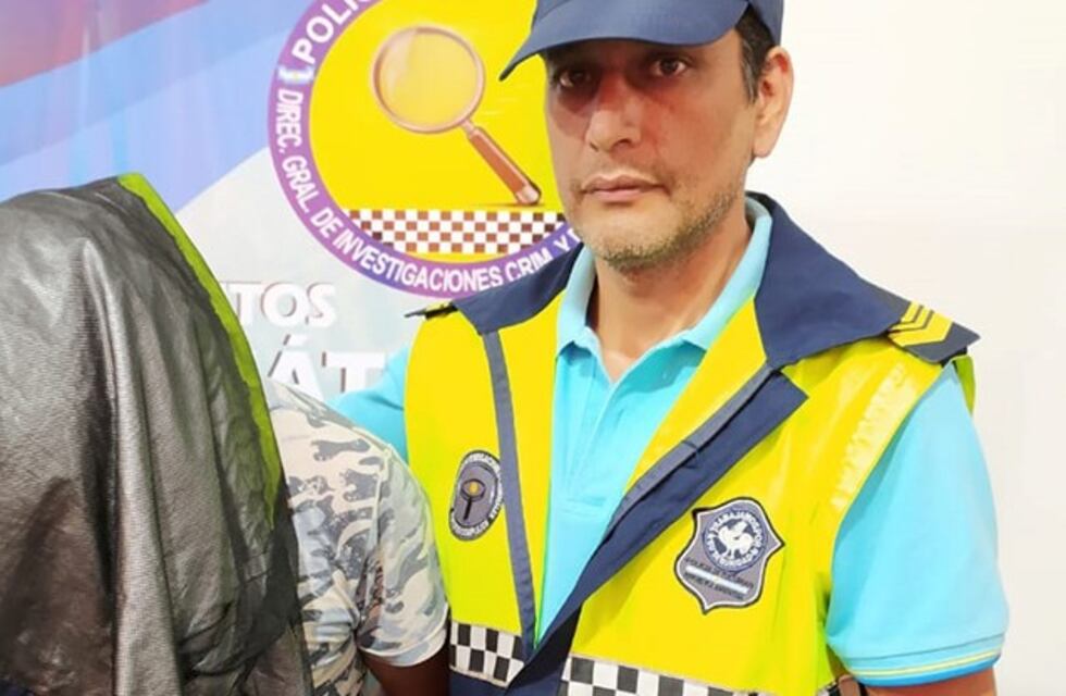 Un hombre fue detenido por estafar a una maderera con cheques robados