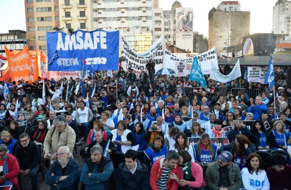 Gremios rosarinos se suman a la marcha en defensa de la salud pública