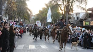 El tradicional desfile gaucho en pleno centro de Carlos Paz.