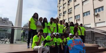 La comitiva de la Escuela Municipal de Jujuy, en Buenos Aires\u002E