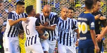 El Pela sigue en un nivel alto y volvió a convertir\u002E Pero se fue con bronca\u002E