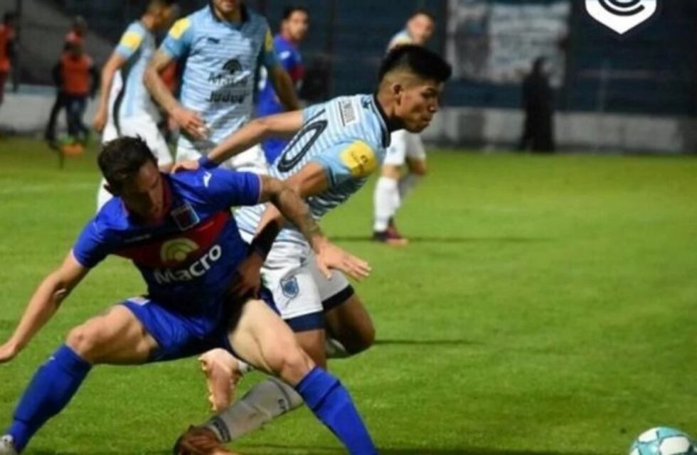 En duelo de garras, el "Lobo" no pudo con Tigre y vuelve malherido