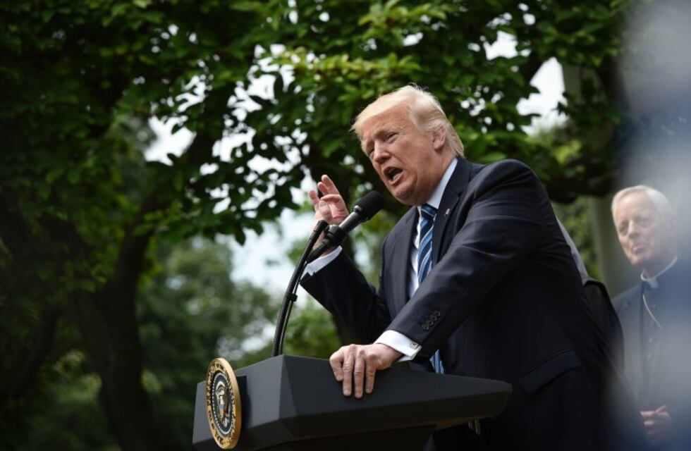 Estados Unidos: Trump despidió al director del FBI