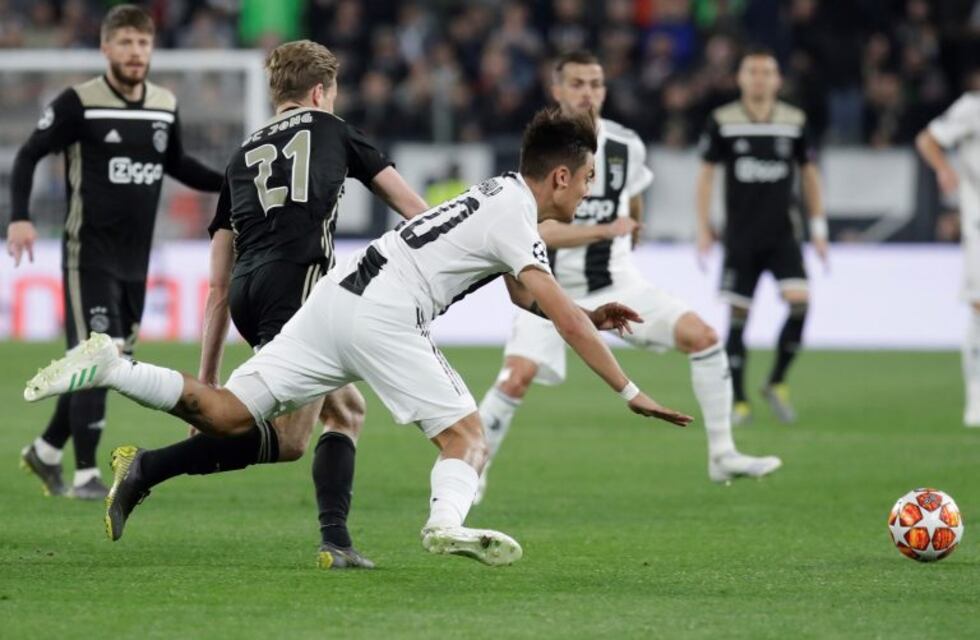 Así fue la lesión de Paulo Dybala en la derrota de Juventus ante el Ajax
