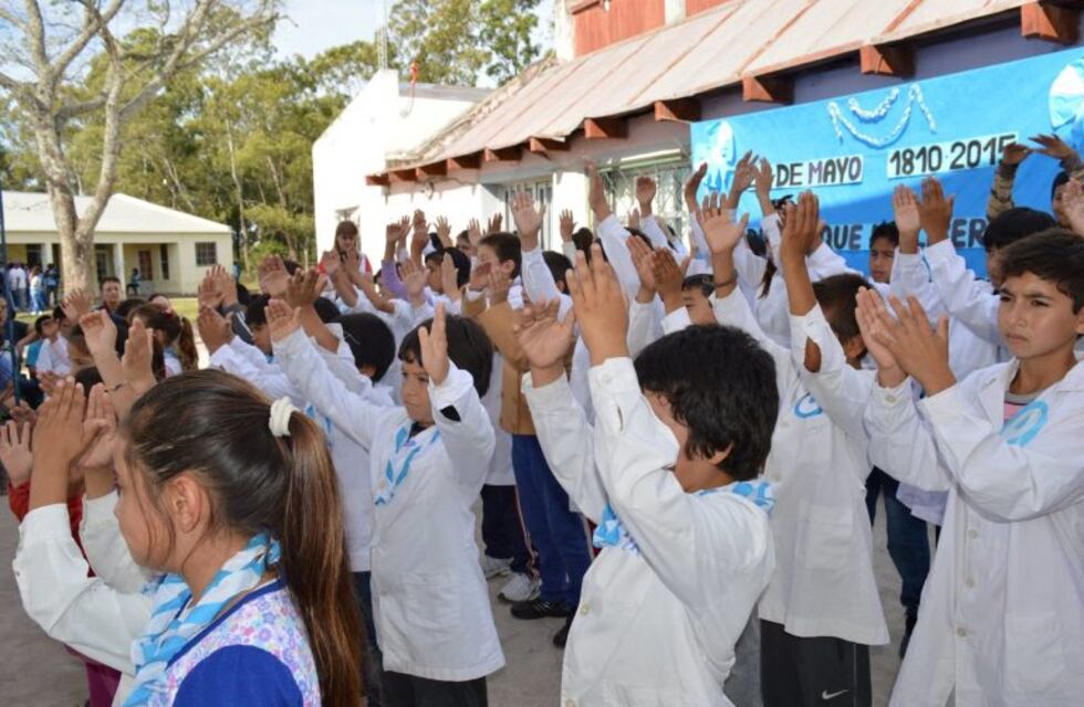 Egresados viajarán a Feliciano con donaciones como viaje de fin de curso