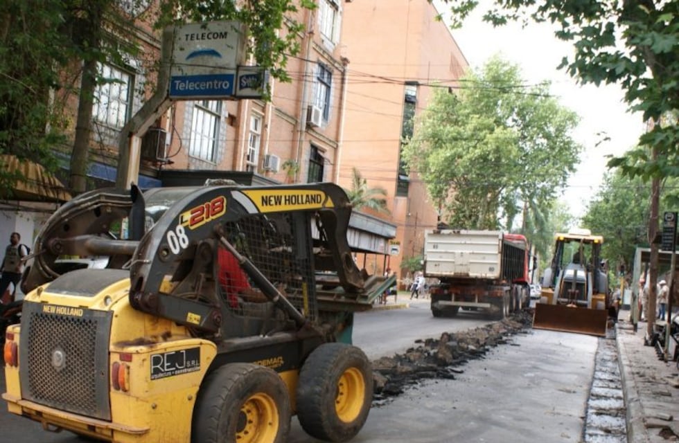 Asfaltan una zona de Villa Urquiza luego de preparar el empedrado