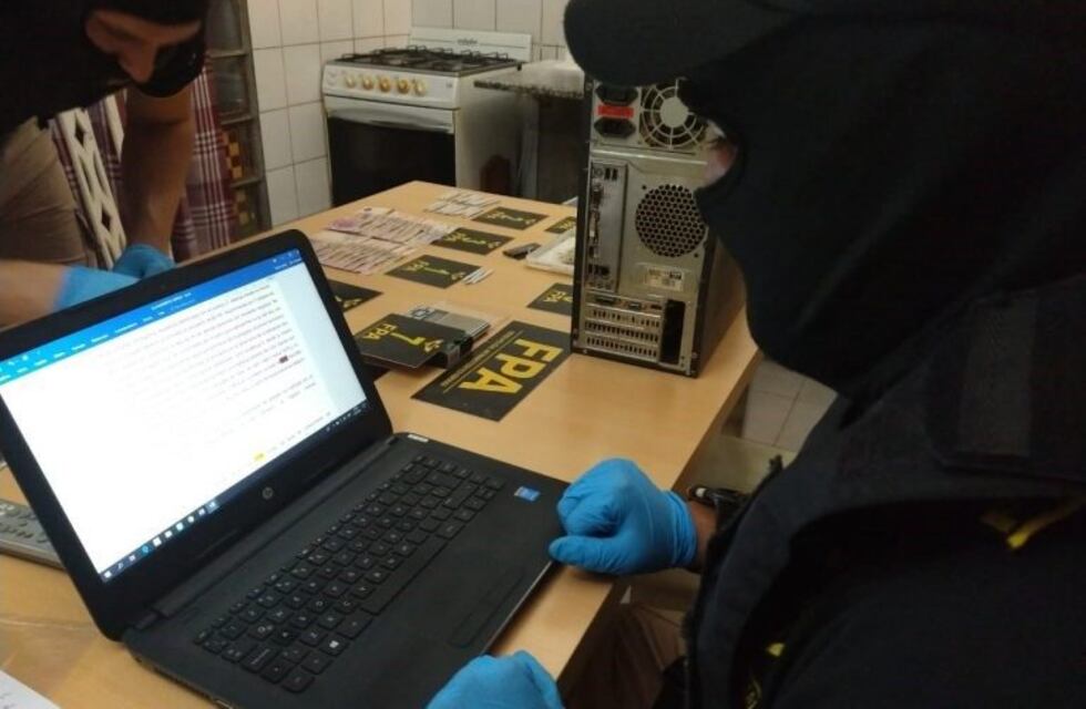 Bell Ville: detuvieron a un joven que recibía el pedido de drogas por Facebook