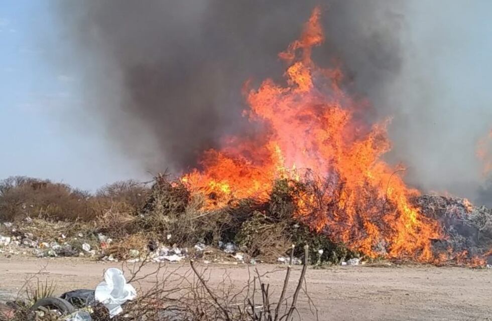Incendio en el basural de Capilla del Monte