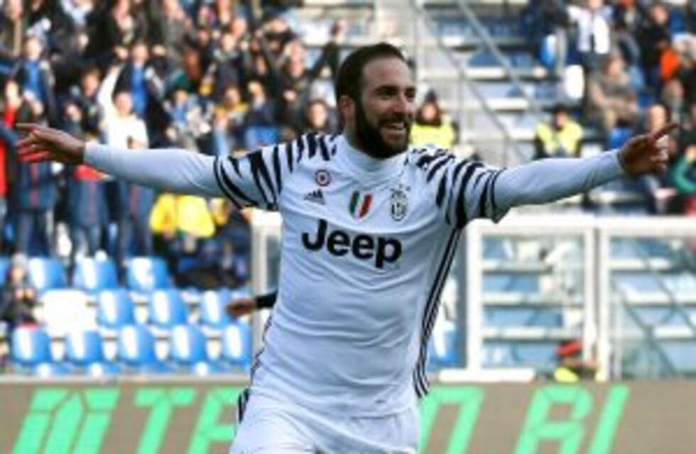 Con un gol de Higuaín, Juventus venció 2-0 al Sassuolo