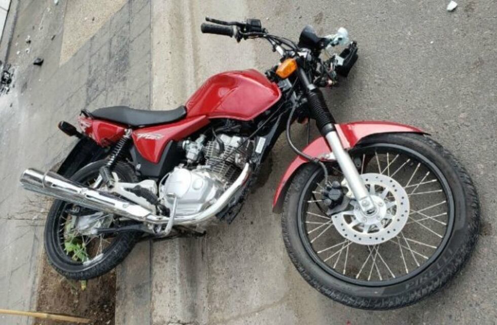 Buscan testigos del triple choque en el que falleció un motociclista
