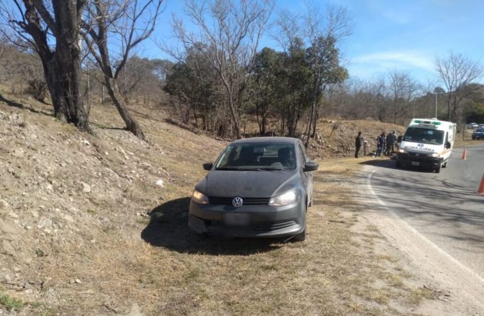 Villa Ciudad de América: un motociclista hospitalizado tras impactar contra un vehículo