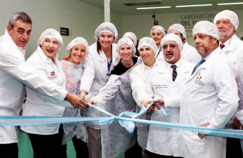 El Ministro Rubinstein inauguró un laboratorio que producirá un medicamento para personas con VIH