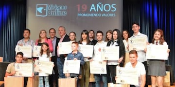 Los chicos premiados y becados en el aniversario de MisionesOnline\u002E (MisionesOnline)