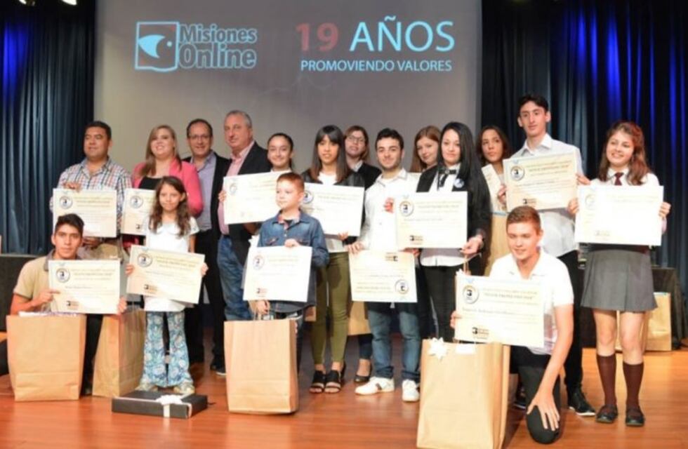 Premios y becas a los mejores promedios de Misiones y del país