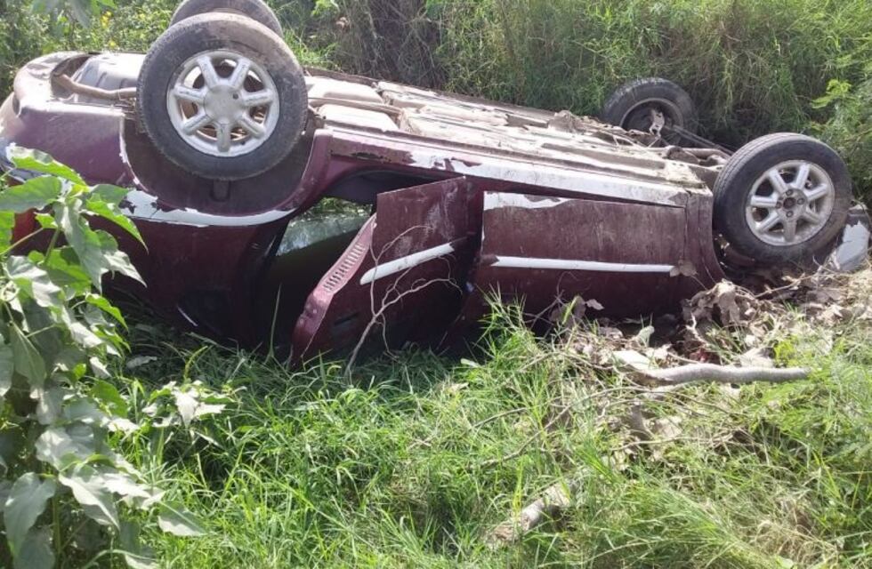 Clorinda: espectacular vuelco sin heridos y con daños materiales