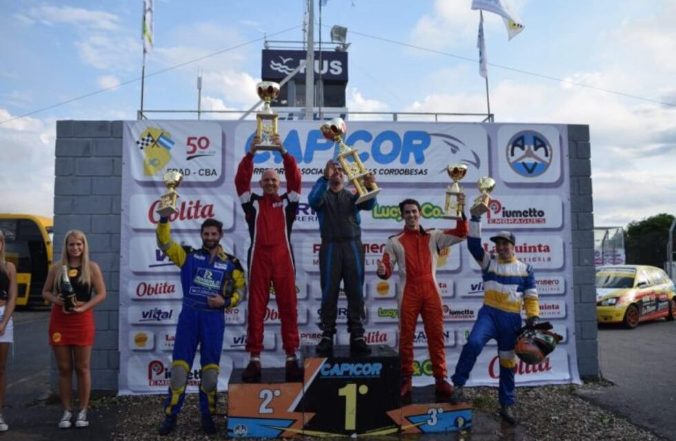 Ariel Giordano celebró este domingo en el Autódromo Oscar Cabalén