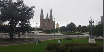 Clima durante el fin de semana en La Plata: lluvias, nublado y máximas de 20°C (CIMECO)