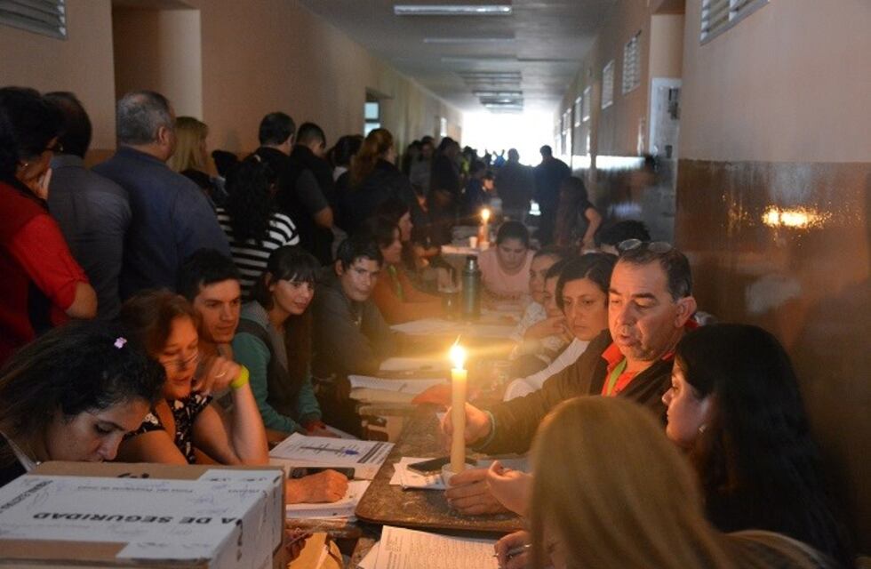 #FormosaElige: Cerca del mediodía se normalizaba el suministro eléctrico en todos los lugares de votación en la provincia