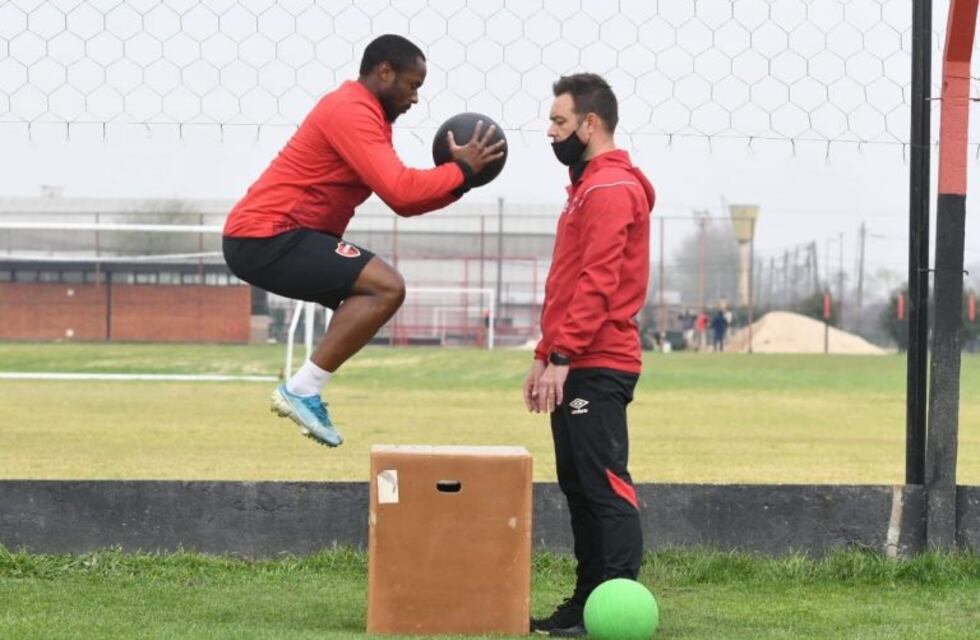 Newell's se desprendió de Leal, que seguirá su carrera en México