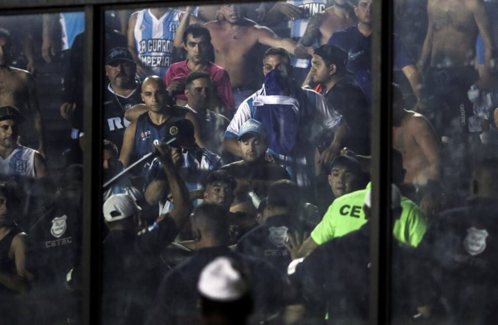 Hubo incidentes entre los hinchas de Racing y la policía en Río de Janeiro