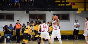 Paso en falso de los Albirrojos en su debut por Liga Nacional\u002E