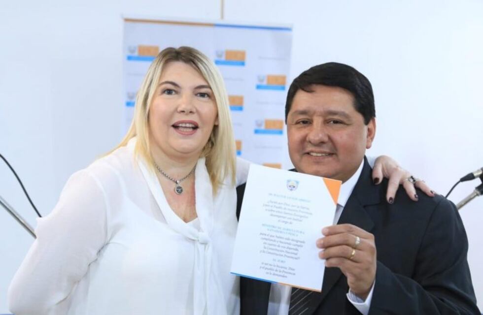 Bertone tomó juramento al Dr. Walter Abregú como ministro de Agricultura, Ganadería y Pesca de la provincia