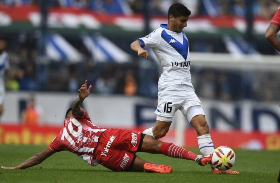 Superliga: Vélez volvió al triunfo ante San Martín de Tucumán