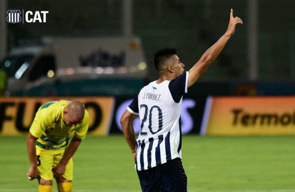 Tanto buscar un 9 en Talleres... y el goleador es Ramírez