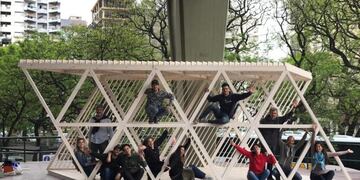 Experiencia interactiva basada en madera irrumpe en Córdoba