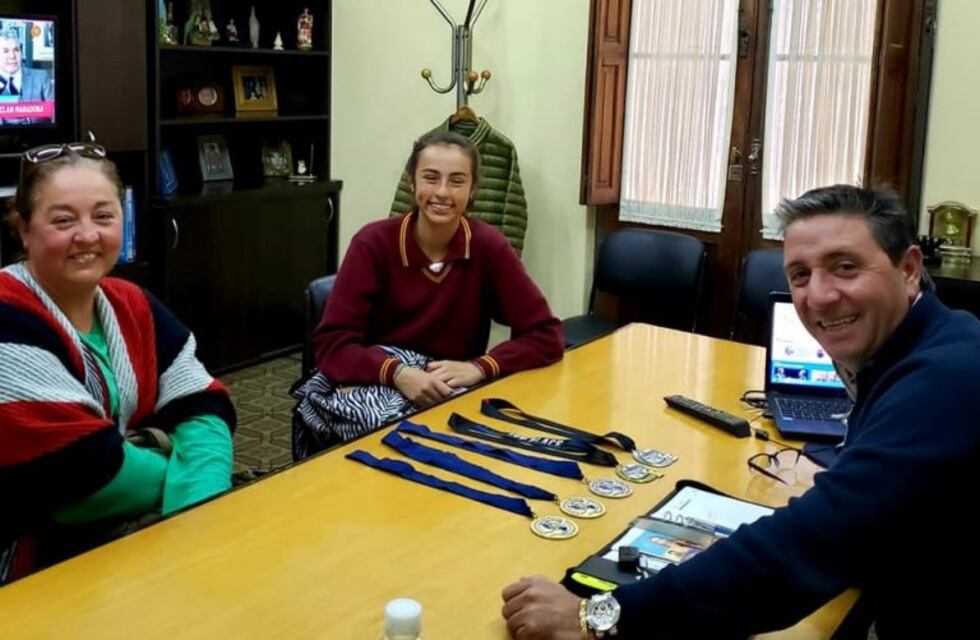 Intendente de Mendiolaza recibió a la atleta Martina Araya