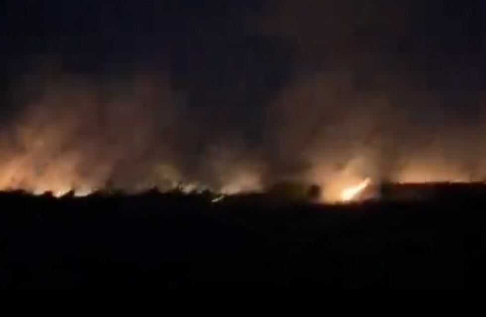 Incendio de magnitud en el predio de la Estación Depuradora de Aguas Residuales