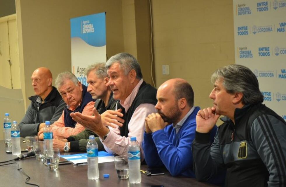 El Gobierno y la Liga Cordobesa, por una solución para eliminar muros perimetrales