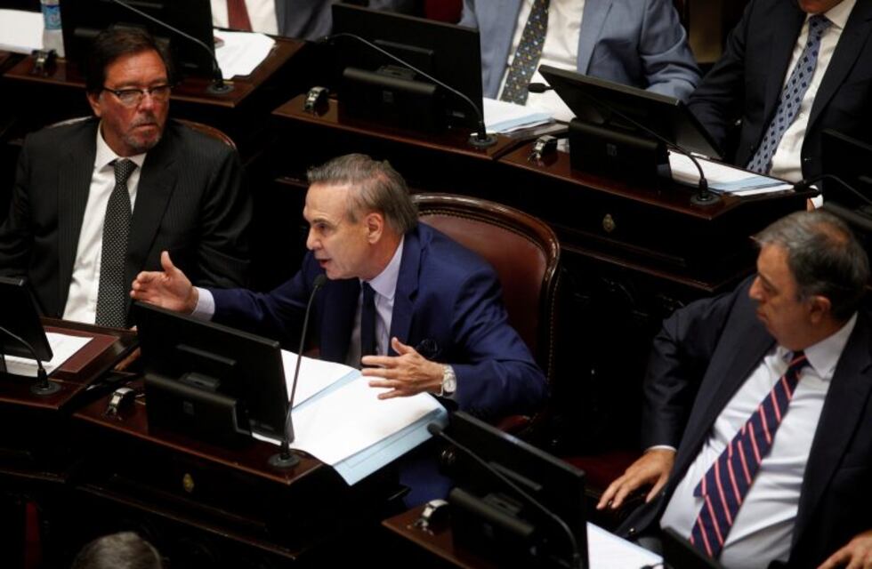 Pichetto quiere eximir de Ganancias al aguinaldo hasta los $21 mil