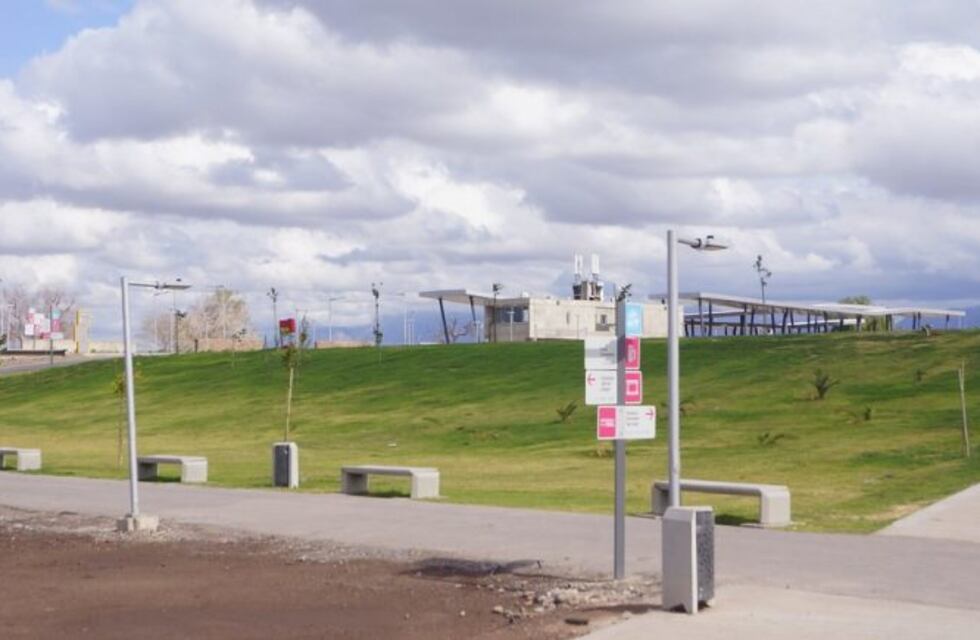 Trabajos a contrarreloj para la esperada apertura de la Feria de las Artesanías