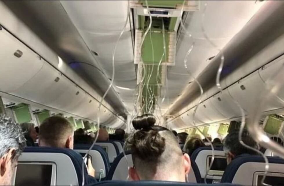 Un avión cae 8000 metros en siete minutos y los pasajeros entraron en pánico