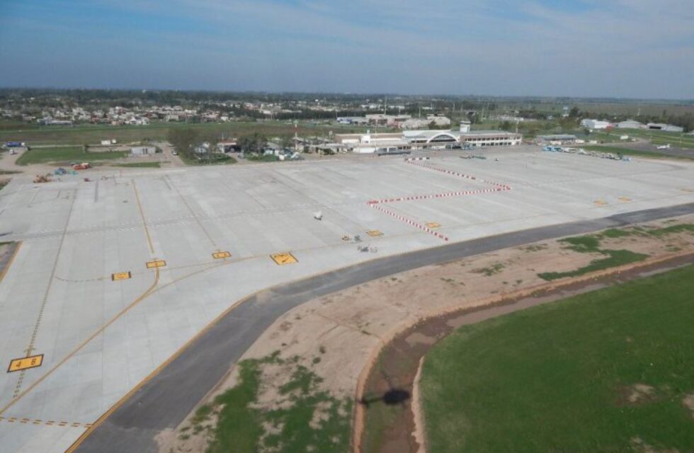 Firman convenio para la construcción de una nueva aeroplanta en el aeropuerto