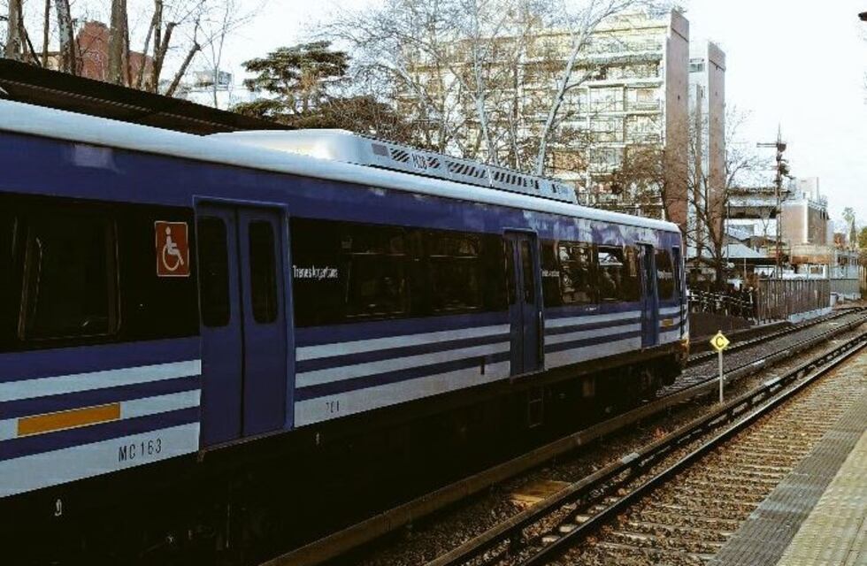 El tren Mitre realiza un servicio corto desde Belgrano C por obstrucción de vías