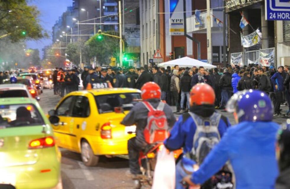 Conflicto UTA: el Ministerio de Trabajo intimó a los choferes a reestablecer el servicio