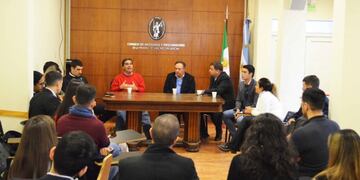 Capitanich propone un abordaje para la inserción laboral de jóvenes profesionales