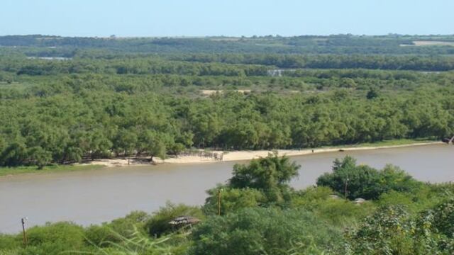El pescador falleció tras caer al agua.