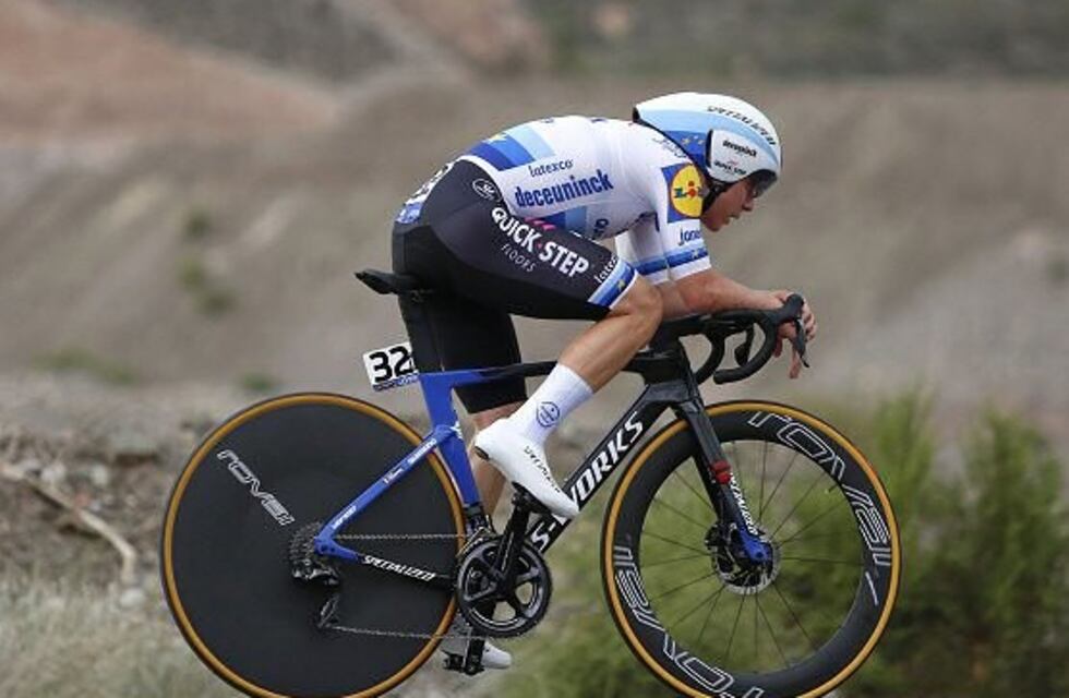 El joven "maravilla" del ciclismo ganó la crono y es líder de la Vuelta a San Juan