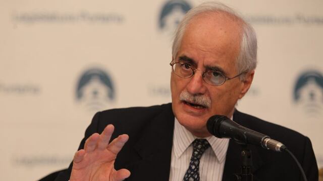 BS05. BUENOS AIRES (ARGENTINA), 01/06/2016.- El presidente del Parlamento del Mercosur, Jorge Taiana, participa de un acto hoy, miu00e9rcoles 1 de junio de 2016, del primer Foro para la Erradicaciu00f3n del Trabjajo Infantil, organizado por el Parlamento del Mercosur (Parlasur), en Buenos Aires (Argentina). Taiana, lamentu00f3 hoy que se hayan incumplido los objetivos de la Organizaciu00f3n Internacional del Trabajo (OIT) para 2016, que marcaban la erradicaciu00f3n de las peores formas de explotaciu00f3n infantil en el mundo, pero aplaudiu00f3 avances en Latinoamu00e9rica en la u00faltima du00e9cada. EFE/ALBERTO ORTIZ buenos aires Jorge Taiana presidente del Parlamento del Mercosur primer foro para la erradicacion del trabajo infantil