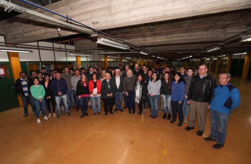 Gobierno entregó herramientas tecnológicas a la UTN de Ushuaia