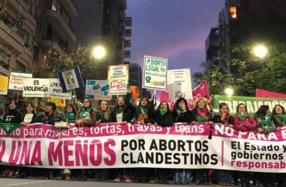 #NiUnaMenos: una multitud marchó por las calles de Córdoba