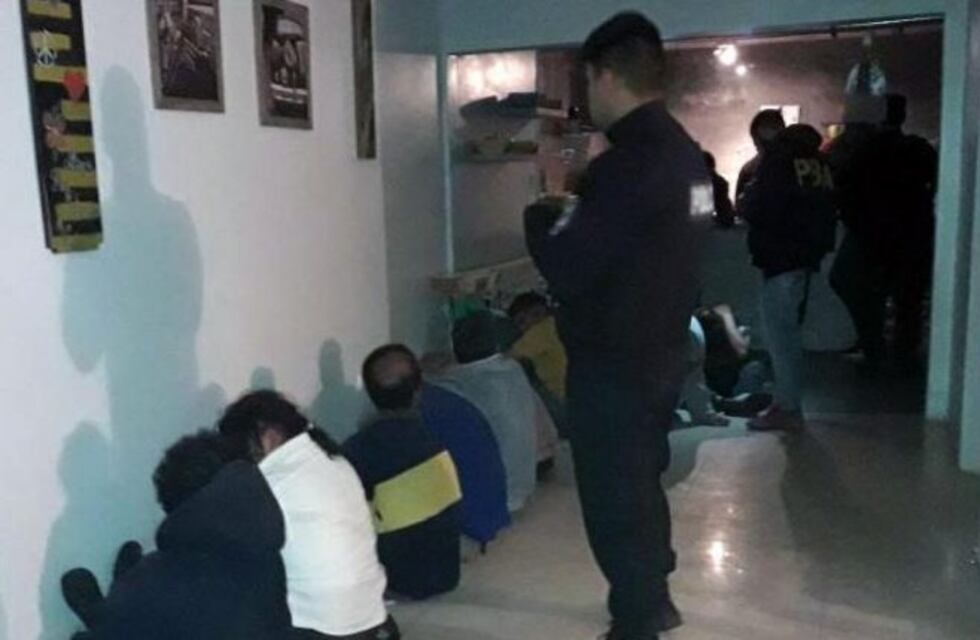 Detuvieron a un matrimonio que encerraba a sus hijos y usaba la casa como prostíbulo