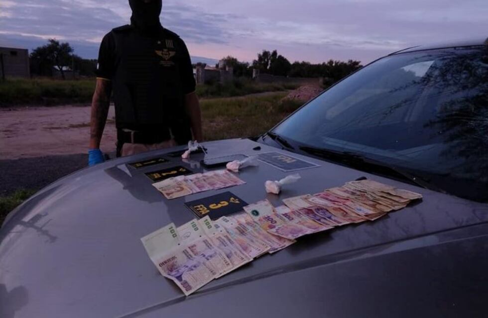 Cruz del Eje: transportaban cocaína escondida lista para la venta