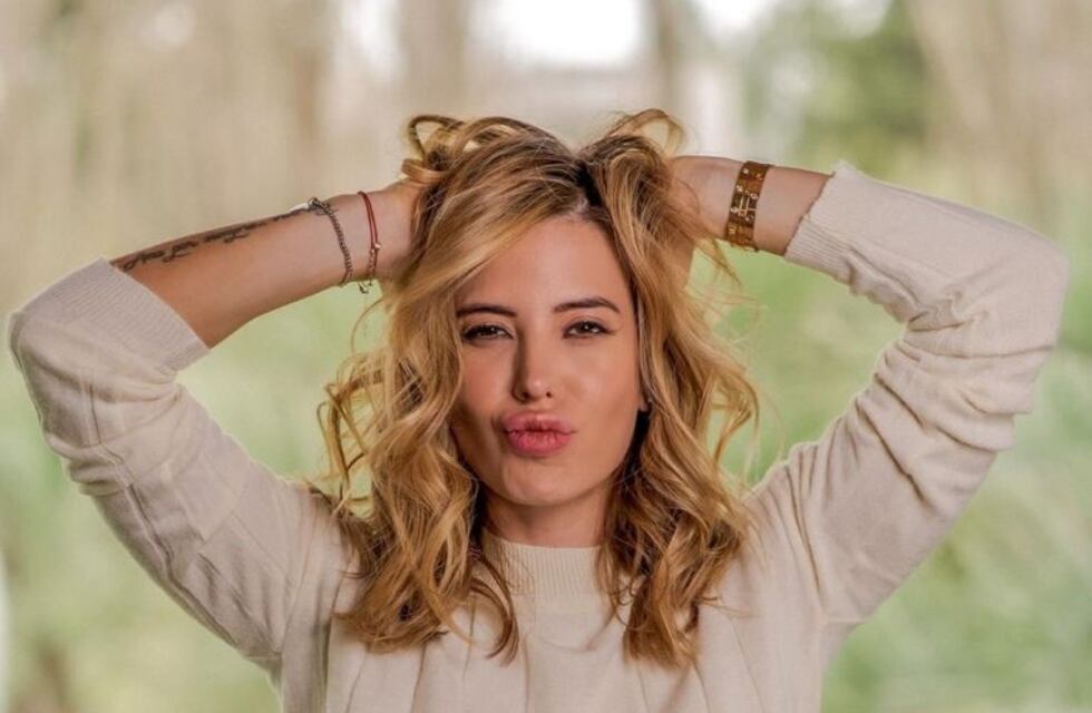 Jesica Cirio en bikini al borde de la pileta: "Falta muy poco para la primavera"