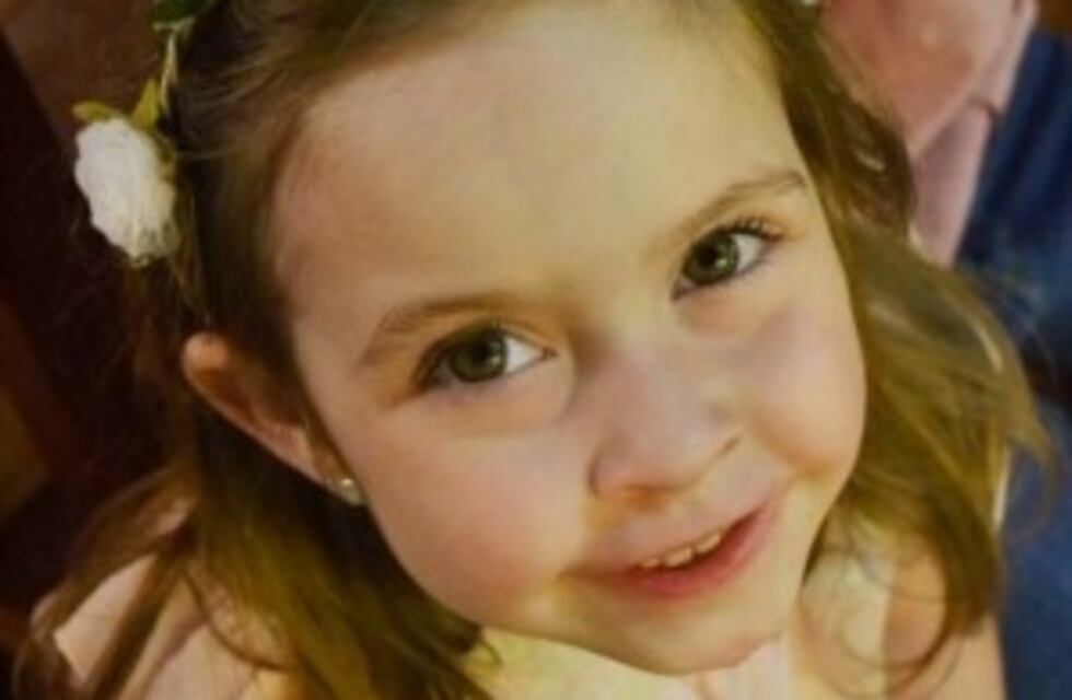 Germana, la niña que nació sin esófago y sueña cantar con Abel Pintos